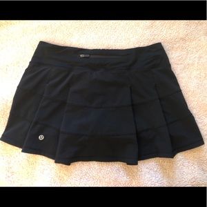 Black lululemon skirt